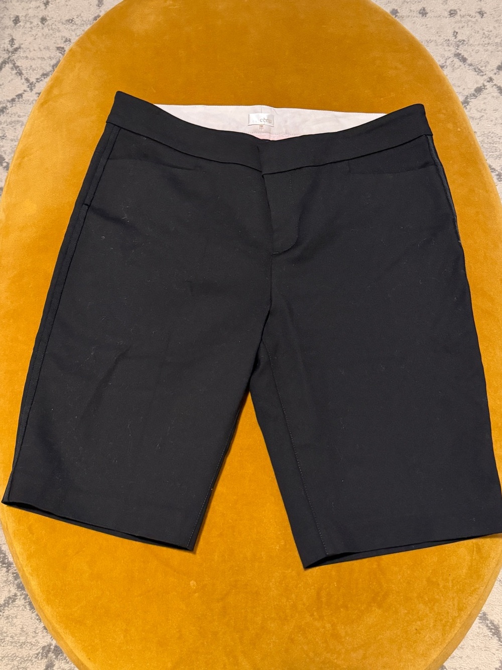 Ecru Atkins Black Bermuda Short Women's Size 12